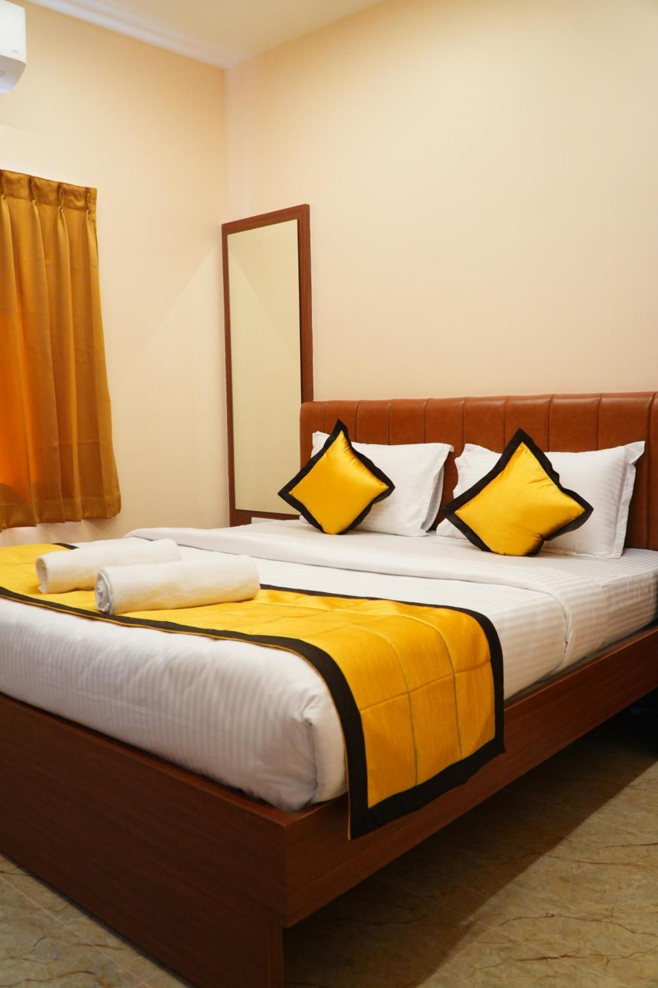Tiruvannāmalai Uj Pallazzio - Business Class Luxury Hotel מראה חיצוני תמונה