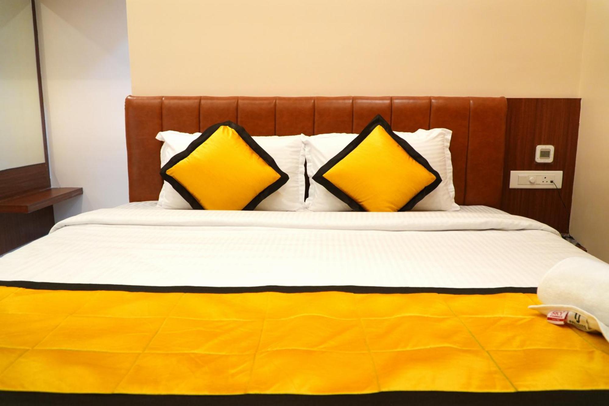 Tiruvannāmalai Uj Pallazzio - Business Class Luxury Hotel מראה חיצוני תמונה