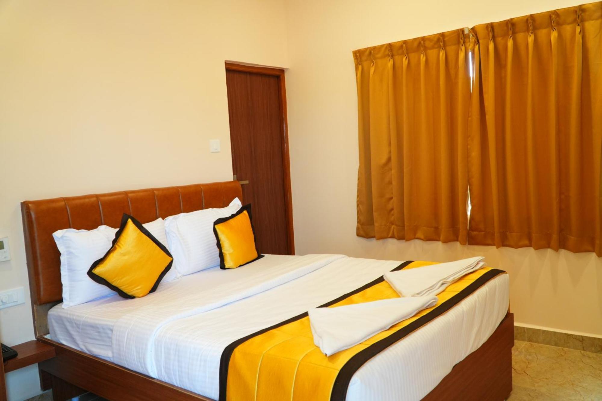 Tiruvannāmalai Uj Pallazzio - Business Class Luxury Hotel מראה חיצוני תמונה