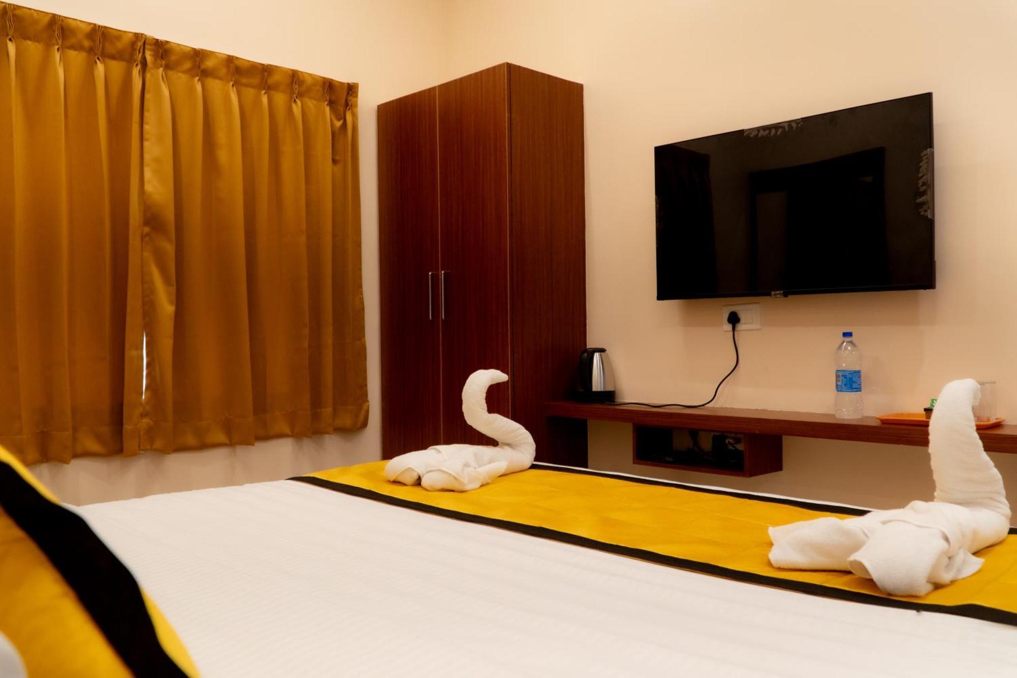 Tiruvannāmalai Uj Pallazzio - Business Class Luxury Hotel מראה חיצוני תמונה
