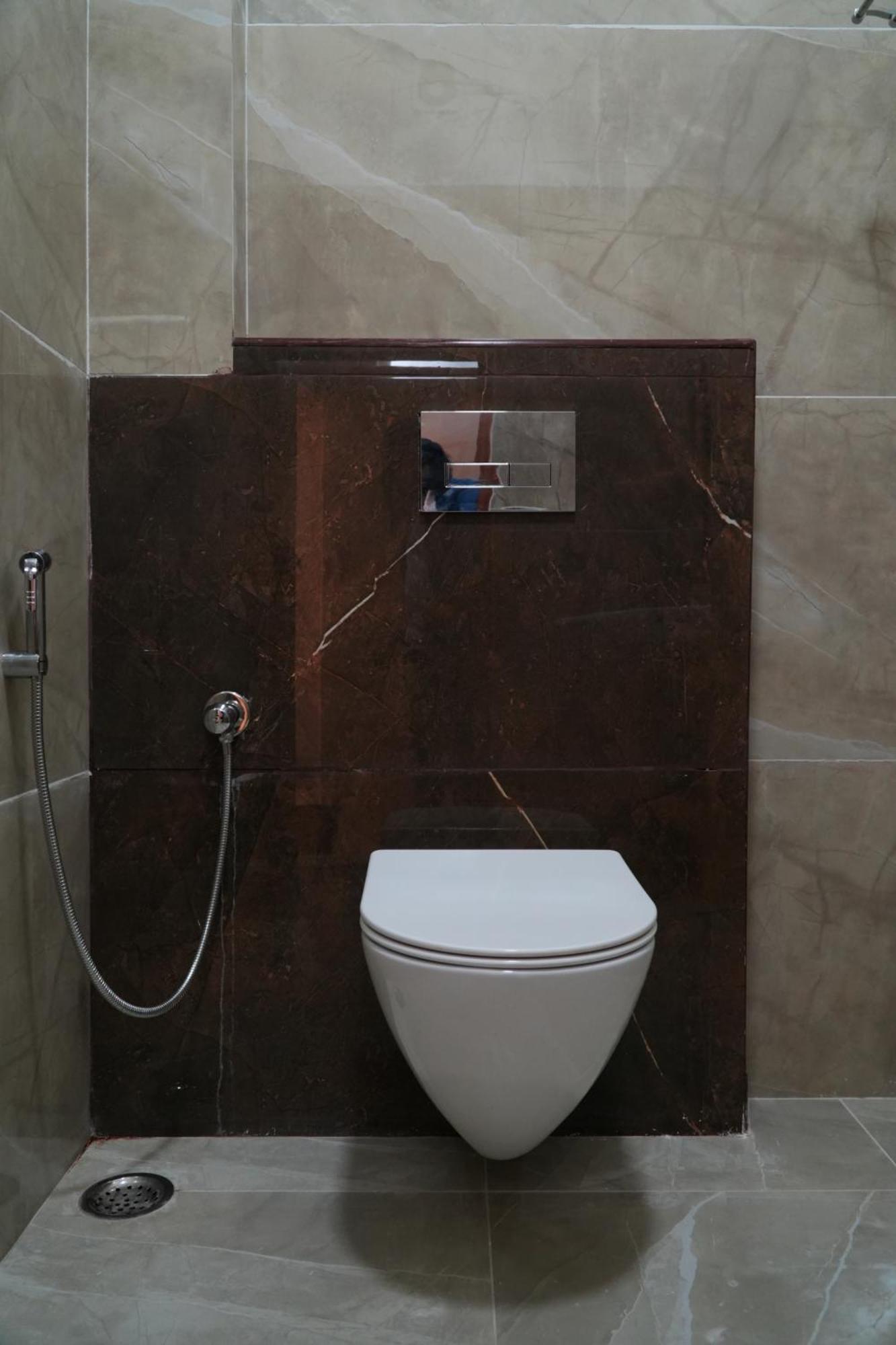 Tiruvannāmalai Uj Pallazzio - Business Class Luxury Hotel מראה חיצוני תמונה