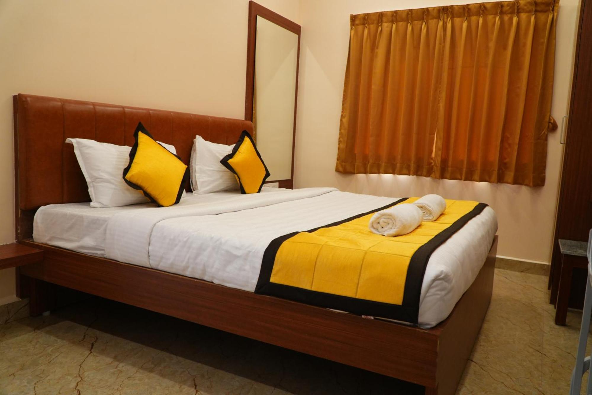 Tiruvannāmalai Uj Pallazzio - Business Class Luxury Hotel מראה חיצוני תמונה