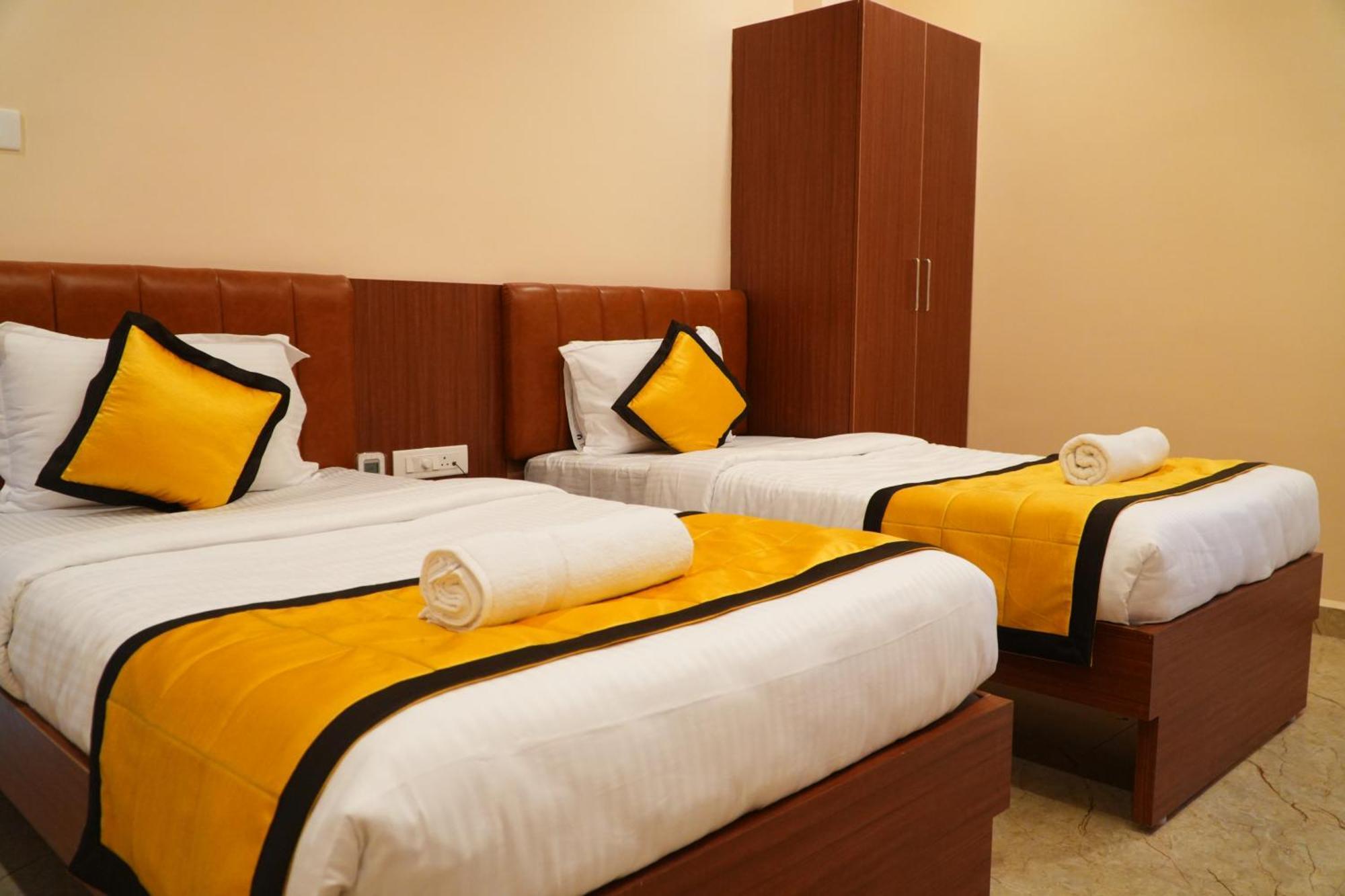 Tiruvannāmalai Uj Pallazzio - Business Class Luxury Hotel מראה חיצוני תמונה