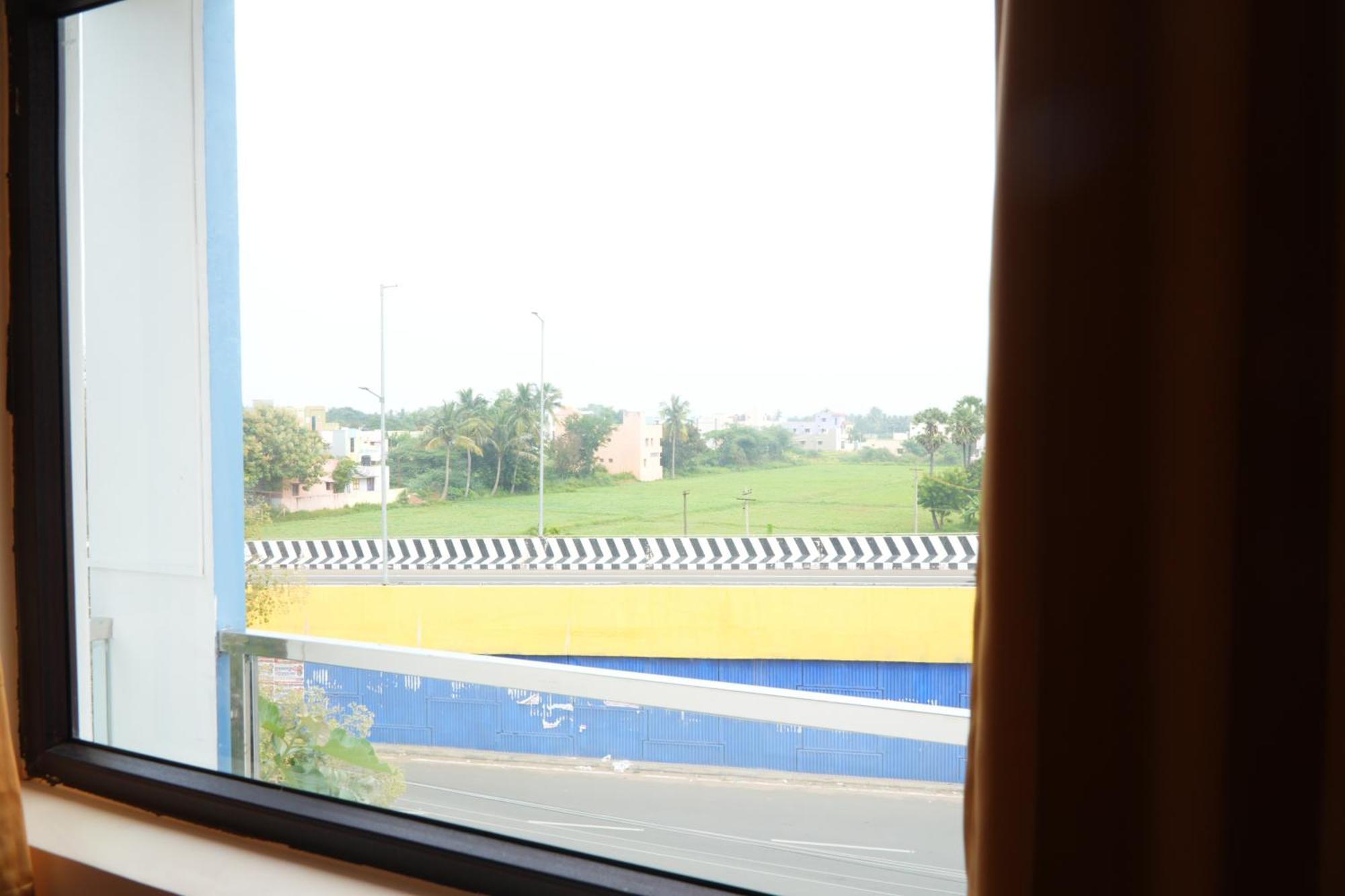 Tiruvannāmalai Uj Pallazzio - Business Class Luxury Hotel מראה חיצוני תמונה